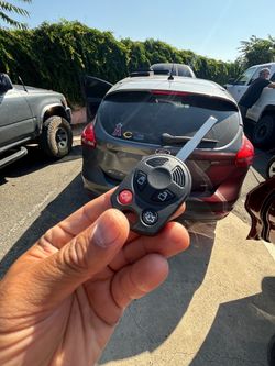 Llaves de autos / car keys and remotes