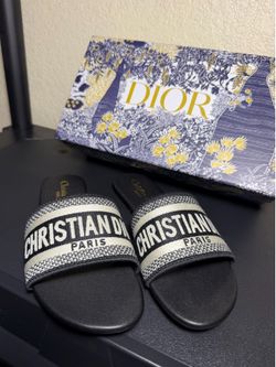CD women sandals