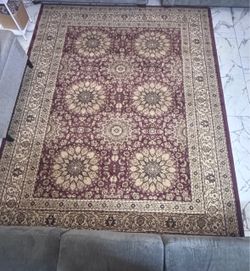 Red carpets good condition like new there is 2 8x12