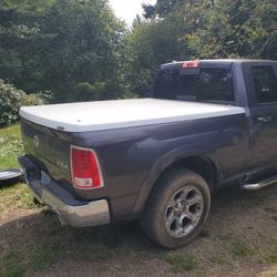 Snugtop Hard Tonneau Cover 2009-2018 RAM with a 6.4 Bed 