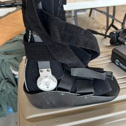 Men’s Large Walking Boot