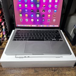 Macbook Air M2 Like New