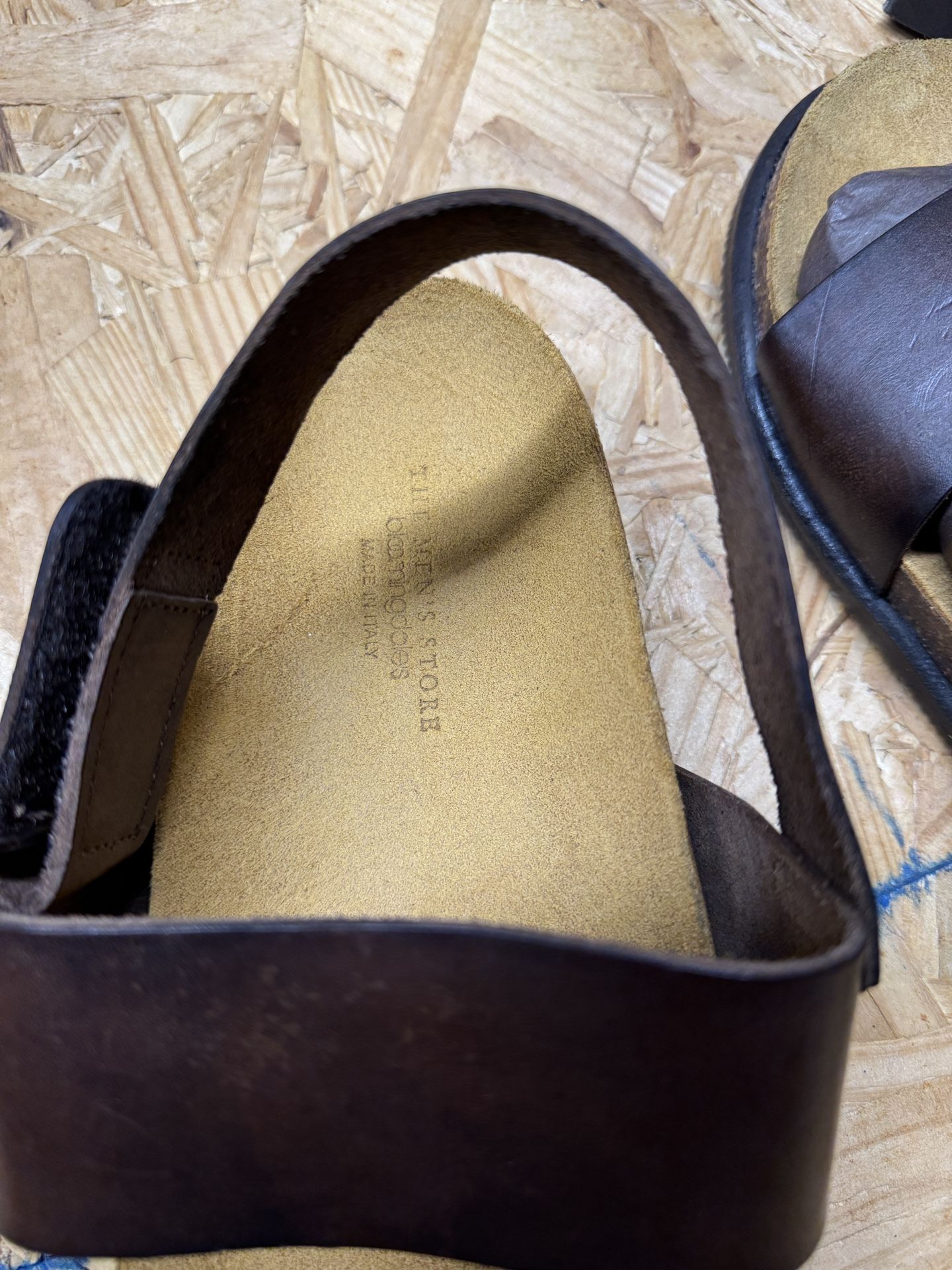 NWT The Men\'s Store Bloomingdale\'s Two Strap Grey Sandals Size 8 (MSRP $145) NWT The Men main image 2