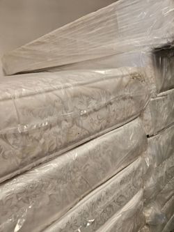 Queen set $189 >> Mattress And Box Spring