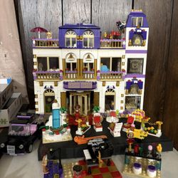 Grand Hotel Lego Set 