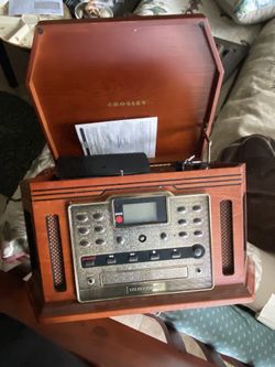 Crosley Radio, Cassette And Record Player