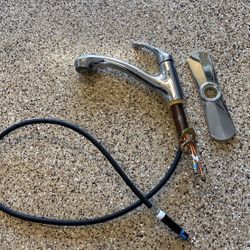 Pfister kitchen faucet model fwkp701c