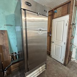 SABA Commercial 1-Door Reach-In Refrigerator S-23R Stainless Steel