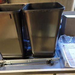 Rev-A-Shelf Pull Out Waste Container 