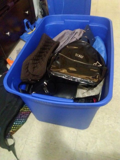 Tote Full Of Purses And Wallets One Of The Purses And Wallets Are Seahawks