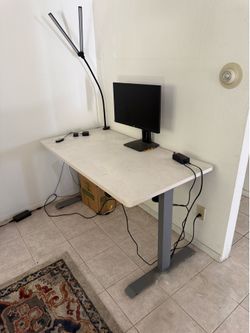 Standing desk