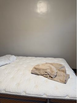 Queen mattress from bobs furniture