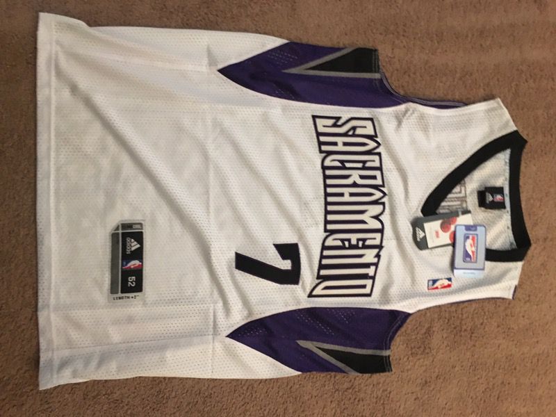 NBA Sacramento Kings Black Replica Jersey Jimmer Fredette #7 Kings: Buy  Online at Best Price on Snapdeal