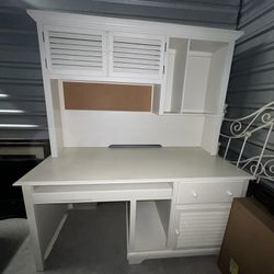 Bella Havertys’ White Desk with Hutch & Swivel Chair