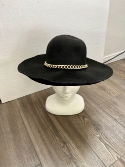 Elegant Black Hat with Gold Chain Accent