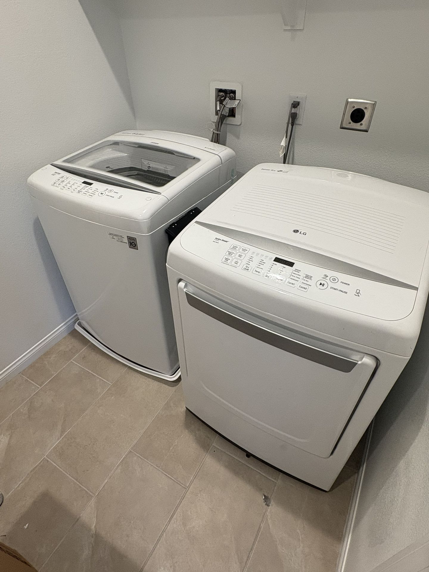 LG Washer and Gas Dryer Set Extra Large Capacity