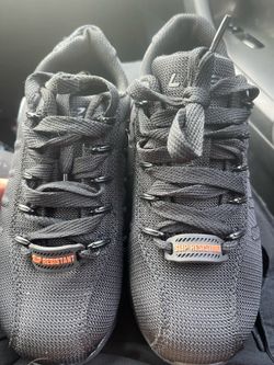 Non slip work shoes never used 40$