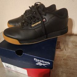 Womens REEBOK SZ 6 