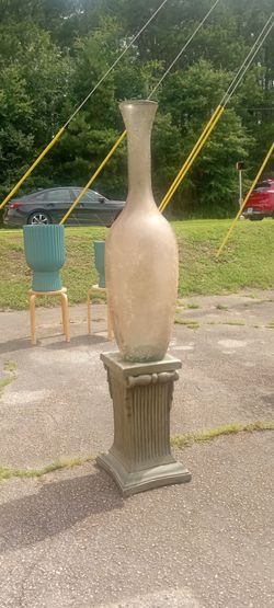 New 32 in tall recycled glass floor vase frosted glass high quality masterpiece very detailed