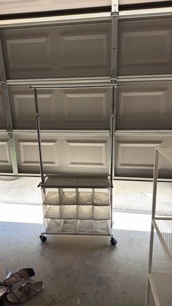 Show/ clothes rack closet