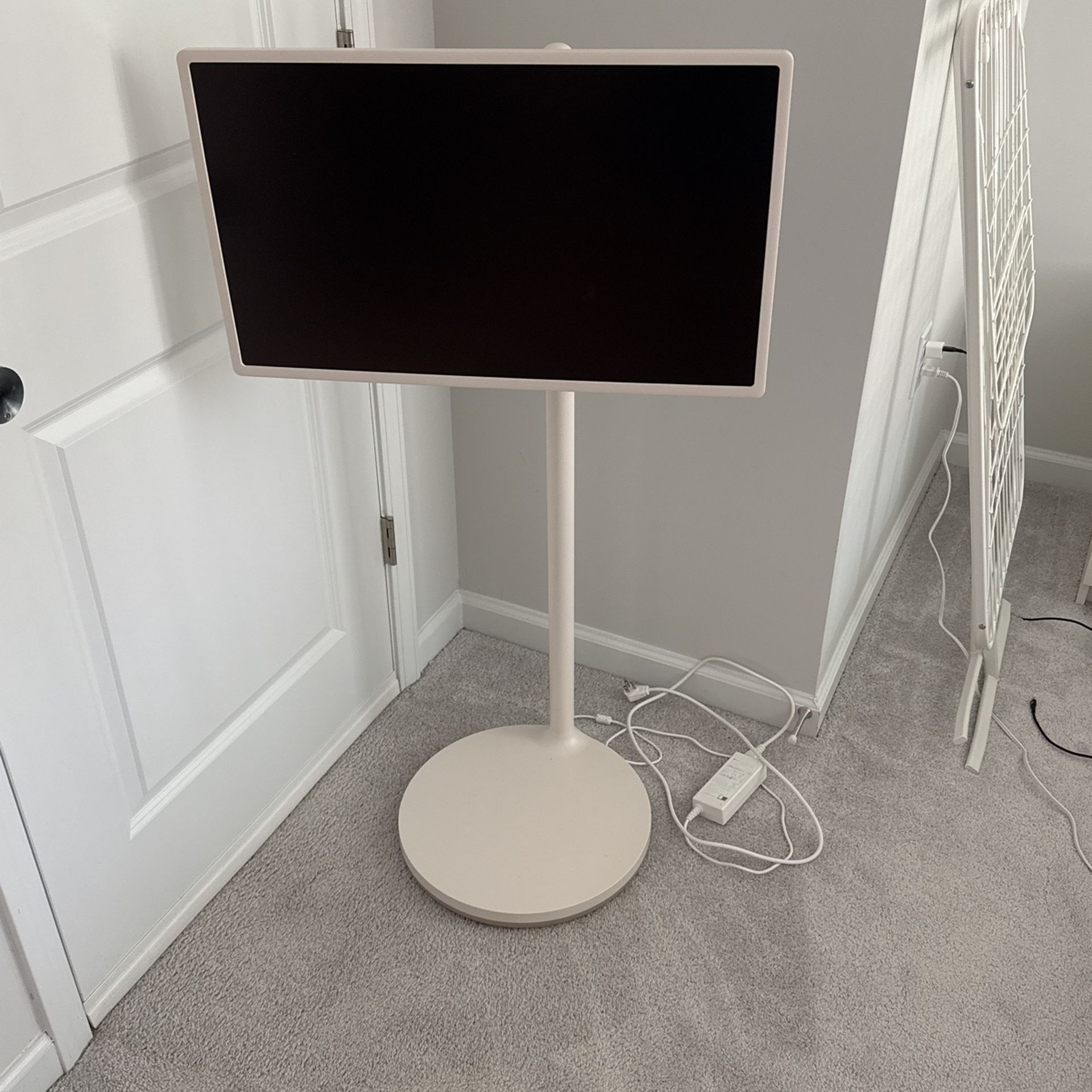 LG Standbyme-27"