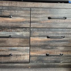 Big dresser (6 Drawer)