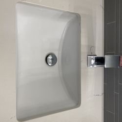 Porcelain Undermount Sinks - New