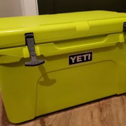 YETI Tundra 45 Cooler 