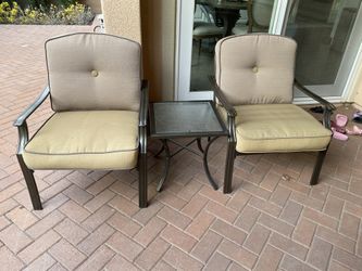 2 Outdoor chairs