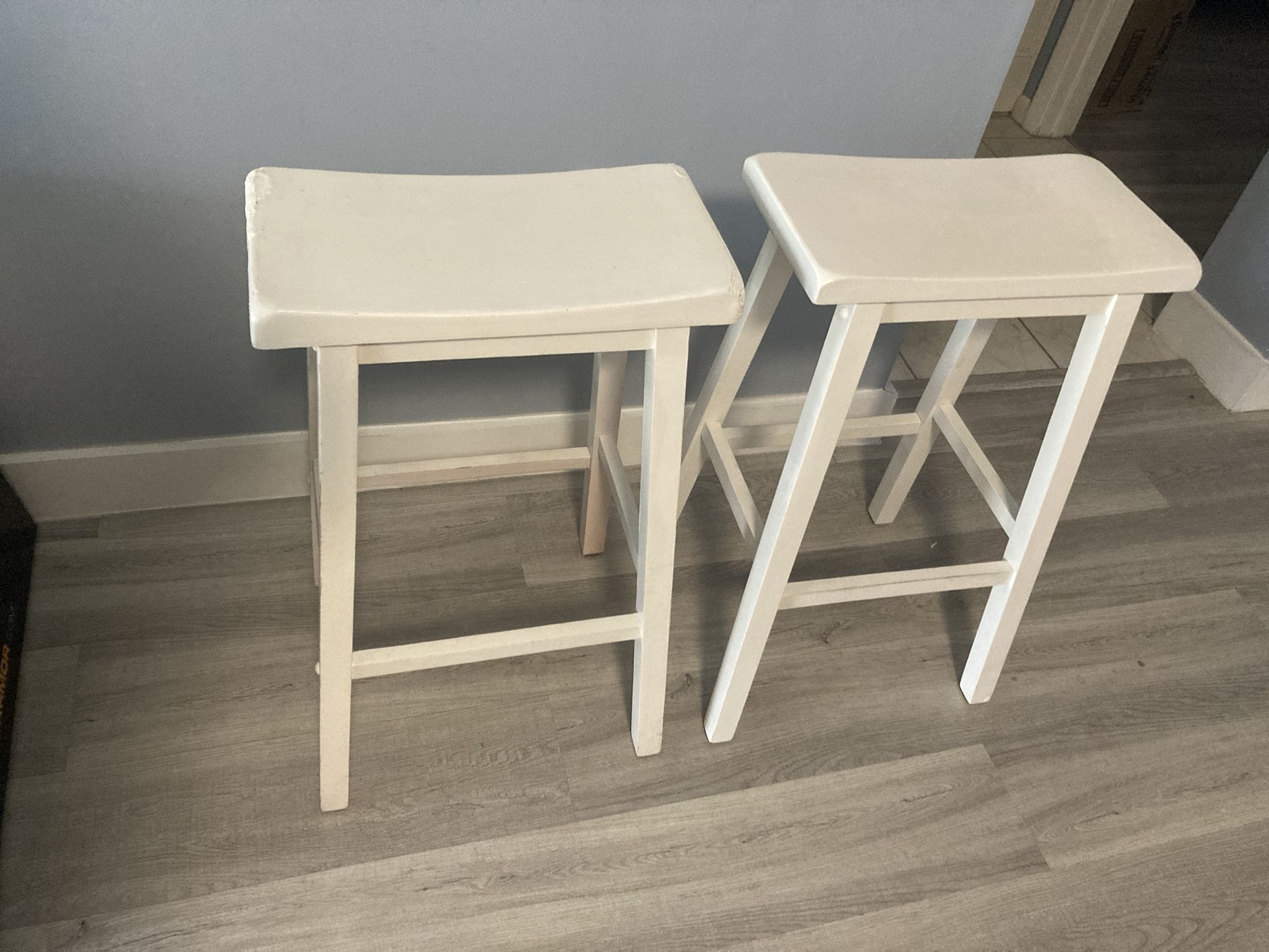 White Wooden Bar Stools- Great For Kitchen Island!