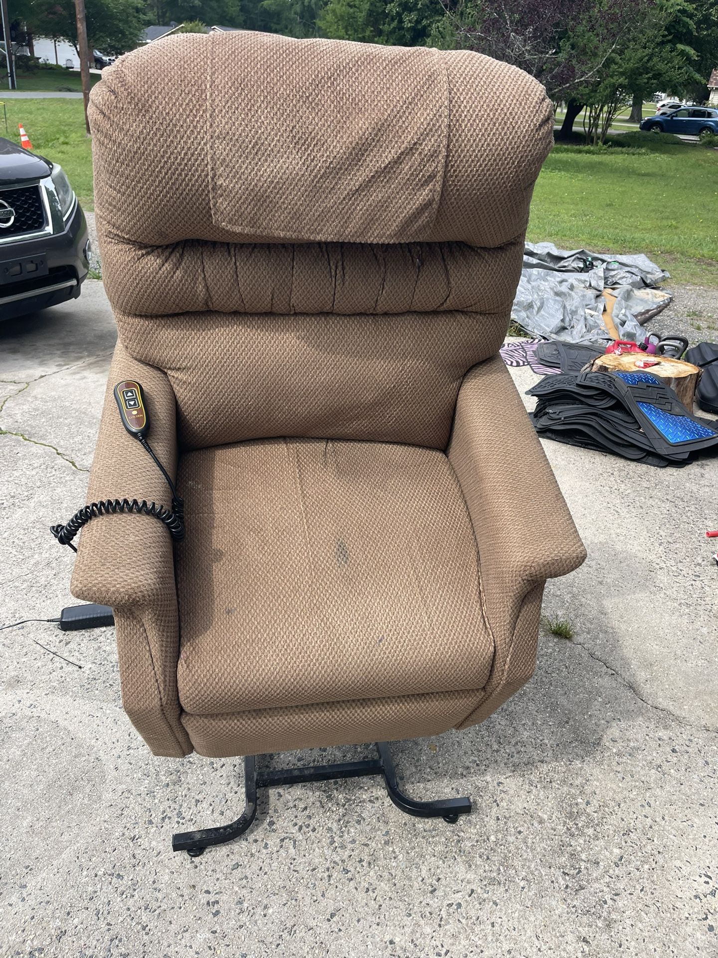 Electric Lift/ Recliner Chair