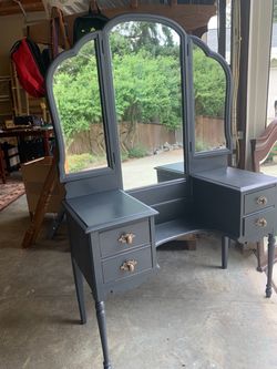 Vintage vanity