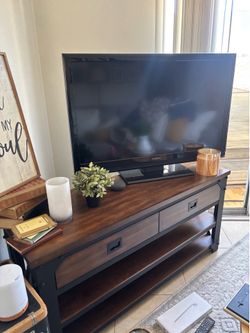 46” flat screen tv with stand and remote