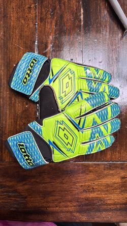 Soccer gloves