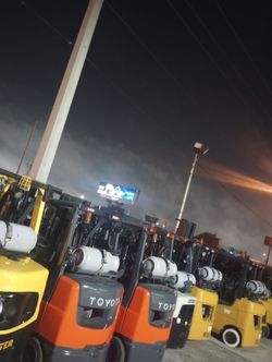 FORKLIFT TOYOTA 6000# Triple Mástil 