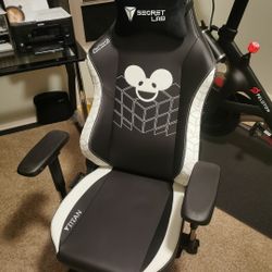 Secret Lab DeadMaus Gaming Chair