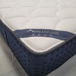 Queen 👸 Dreamcloud ☁️☁️☁️🛏🛏