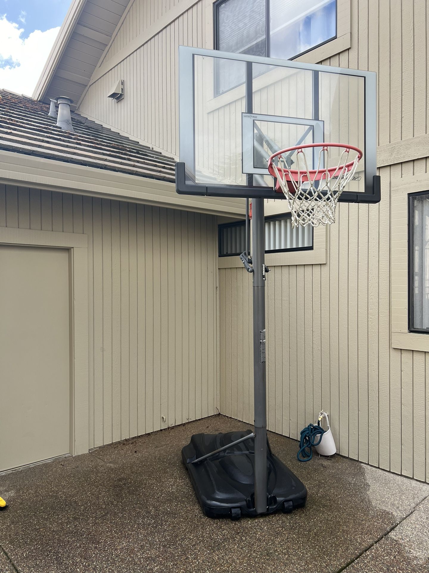 Reebok Adjustable Basketball Hoop