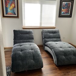 Set Of 2 Lounge Chairs