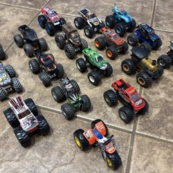 17 Hot Wheels Monster Jam Trucks