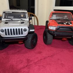 Axial SCX6 radio control Jeep Cherokee and Toyota Honcho