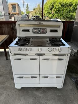Vintage Okeefe & Merritt Gas Stove