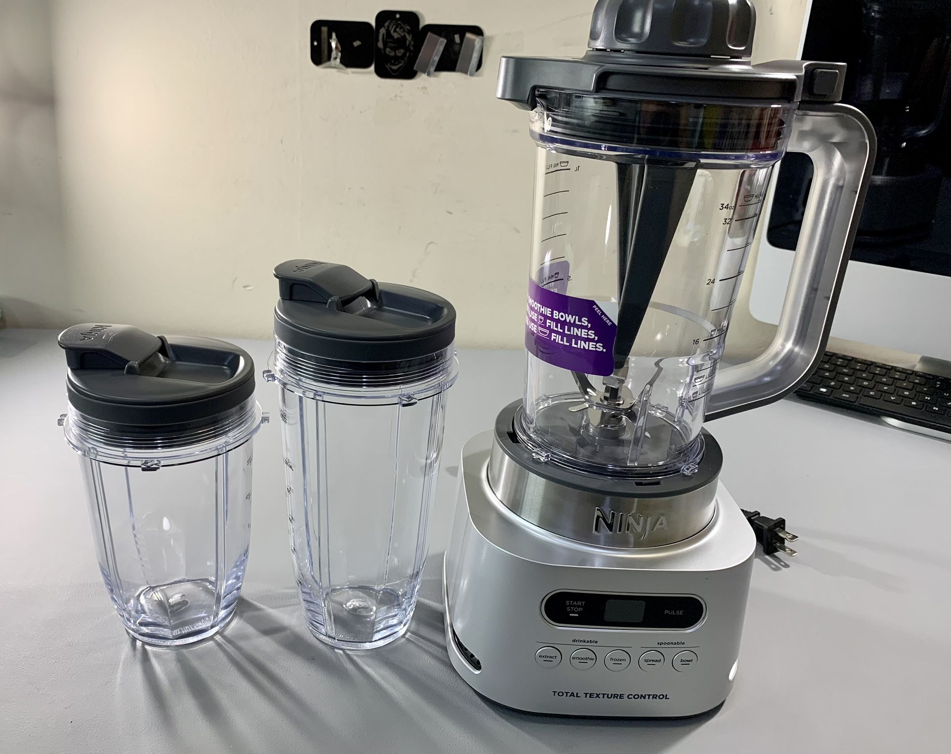 Ninja SS151 TWISTi Blender DUO, High Speed ​​1600 WP Blender and Nutrient  Extractor for Sale in Miami, FL - OfferUp