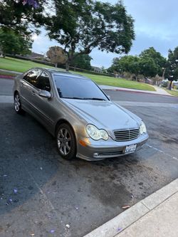 Mercedes-Benz C-Class 230