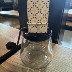 vintage Androck nut grinde