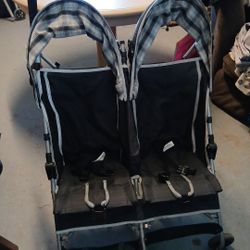 Twin Umbrella Stroller 