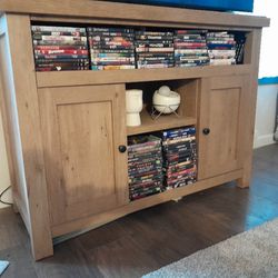 TV STAND (Like New)
