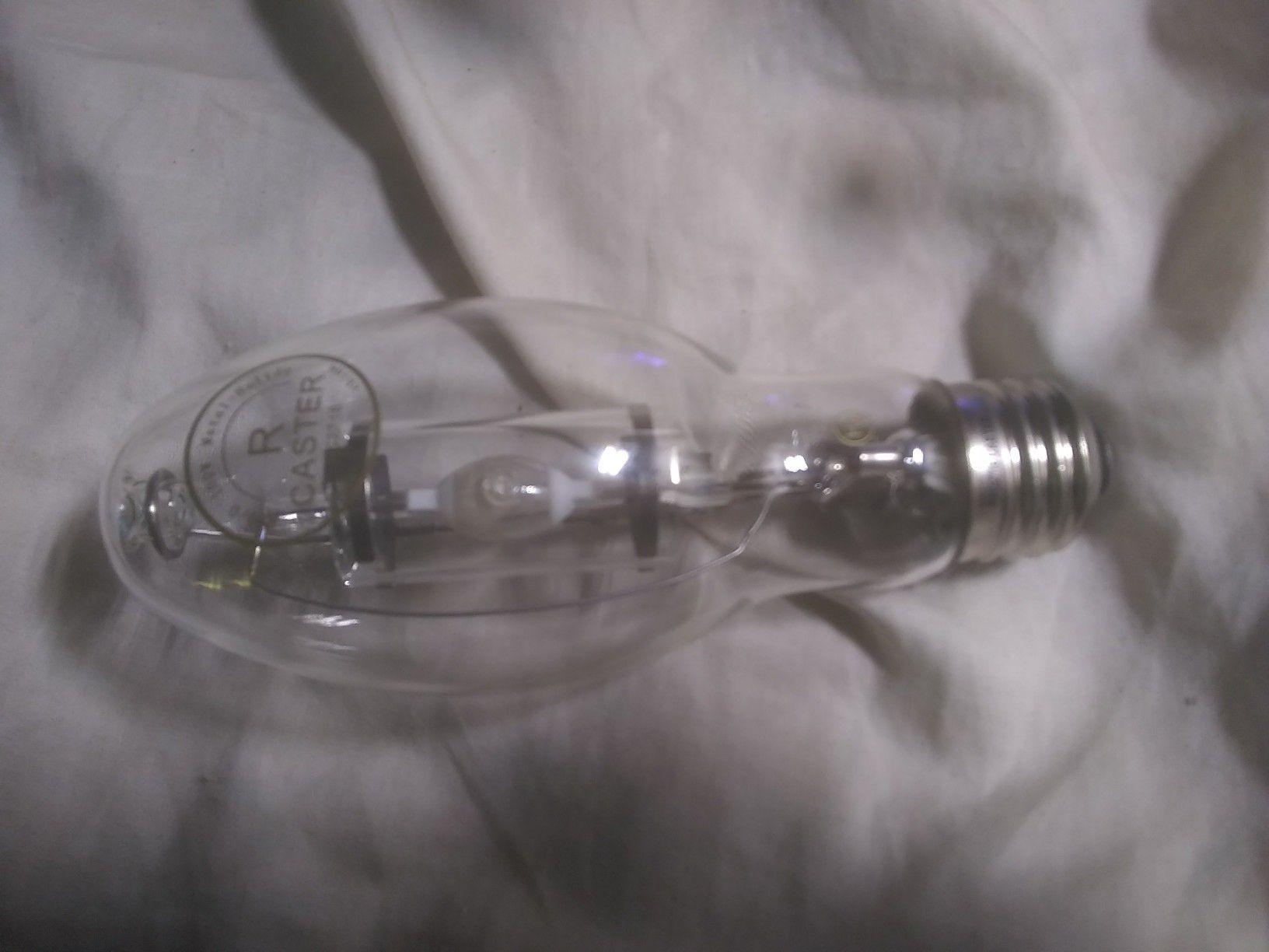 Caster, 100 watt MH bulb, 4200k
