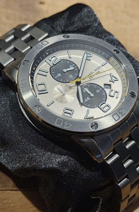 Michael Kors MK8349 Gunmetal watch LIKE NEW in box