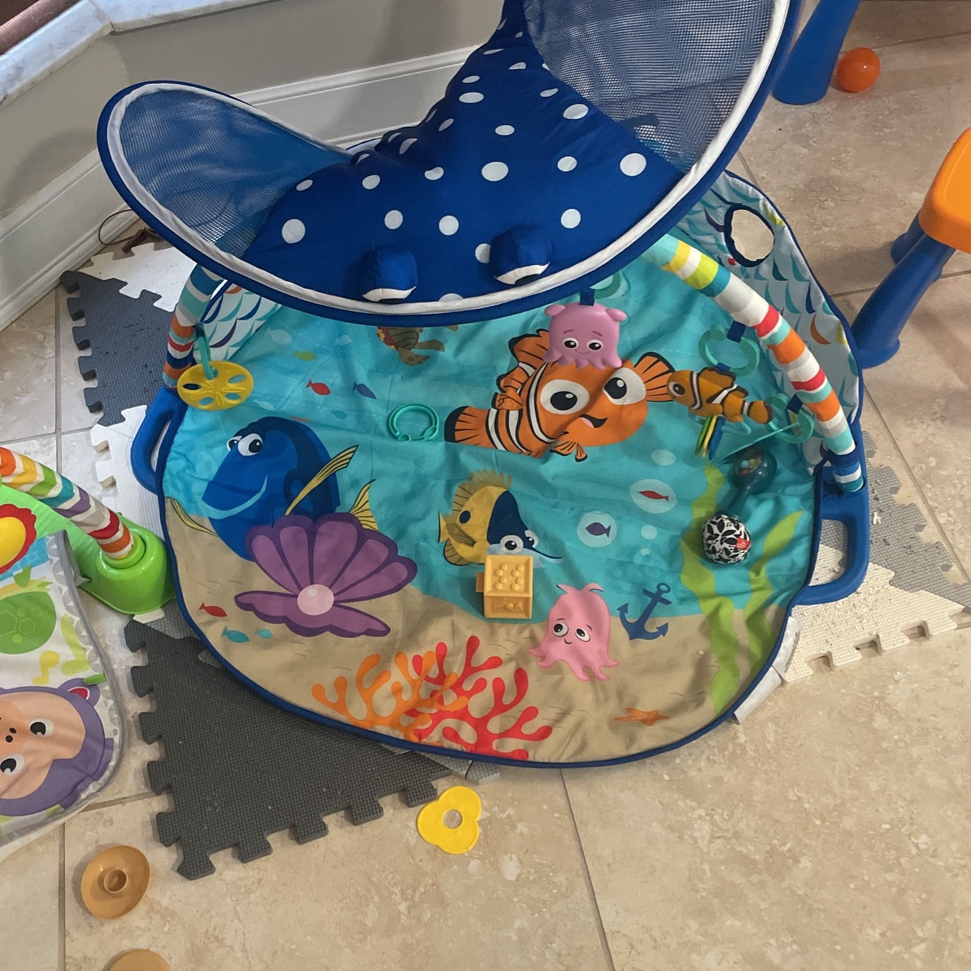 Disney baby Finding Nemo Play Mat